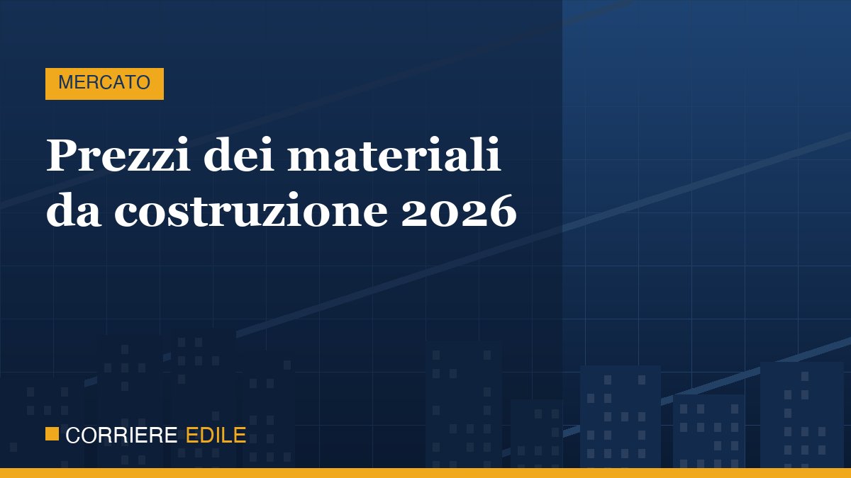 Deposito di materiali da costruzione con cemento, acciaio e laterizi in un cantiere edile