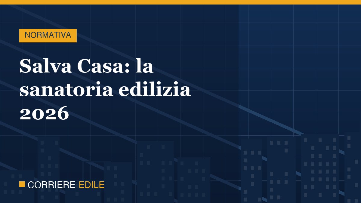 Tecnico comunale e geometra verificano la conformità edilizia di un appartamento durante un sopralluogo per pratica Salva Casa